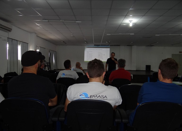 Operadores da EMASA participam de treinamento