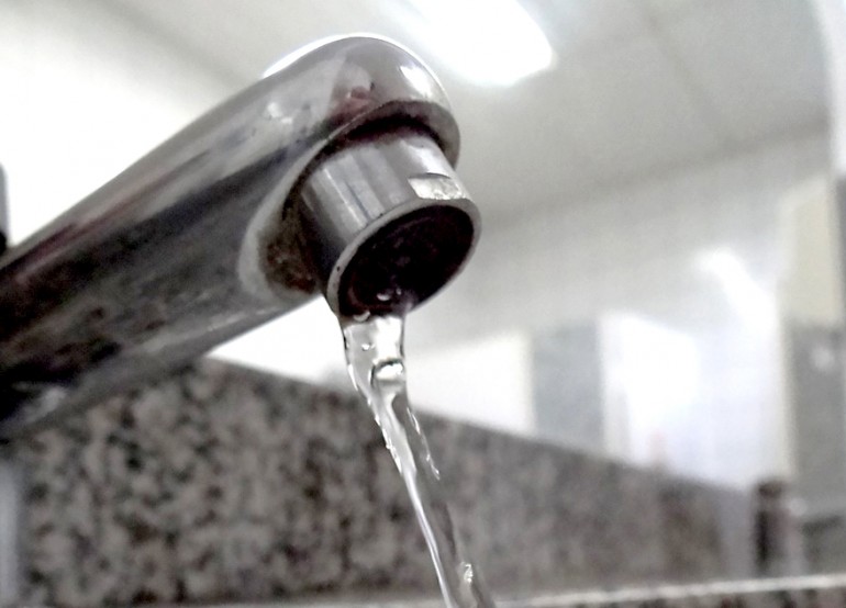 Vazamentos de água são os principais causadores do aumento da fatura
