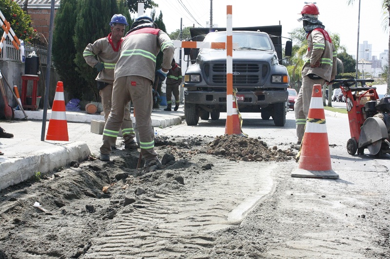 Imóveis do Bairro dos Municípios ainda não podem ser ligados à rede de esgoto