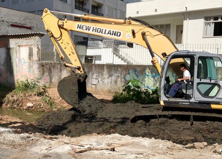 Revitalização do Rio Marambaia iniciou nesta quinta-feira