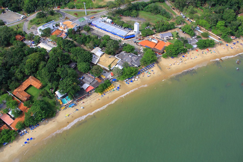 Ações da Prefeitura de Balneário Camboriú melhoram balneabilidade na praia de Laranjeiras
