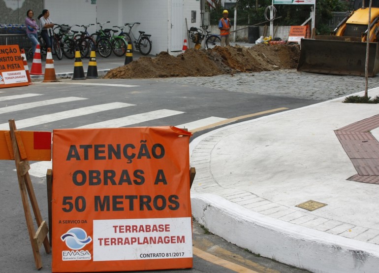 EMASA realiza intervenções na rede coletora em vias no Centro de BC