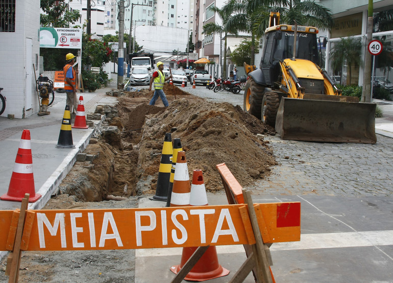 Obra de requalificação na rede de água poderá deixar vias no Centro sem abastecimento nesta quinta-feira