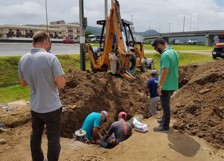 Emasa executa obra para melhorar abastecimento de água no Bairro Nova Esperança