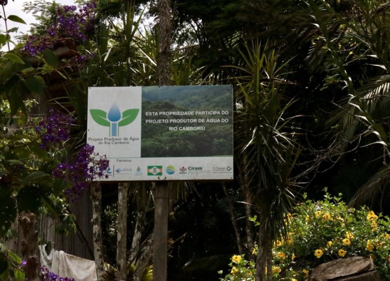 Produtor de Água faz vistoria em propriedades inseridas no programa na região do Caetés