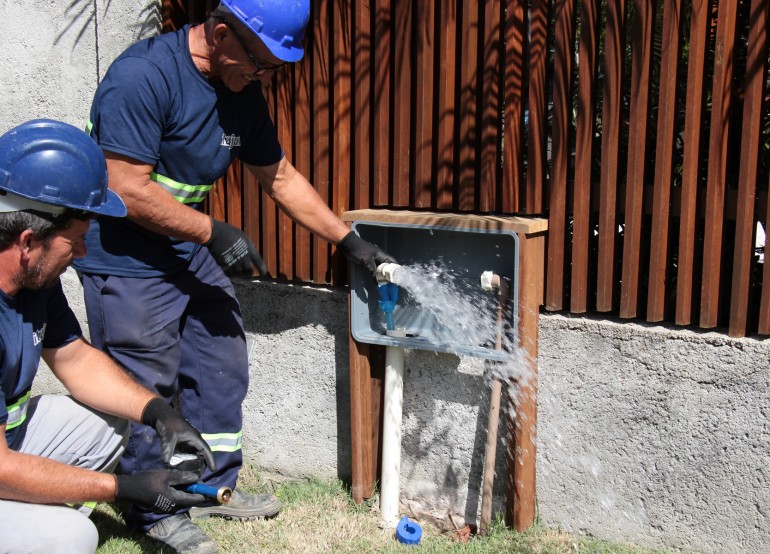 EMASA faz novas ligações de água no Bairro Estaleiro