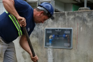 Instalação hidrômetro - Divulgação EMASA