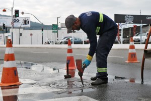 Limpeza preventiva PVs 5ª Avenida - 25.04.2019 - Fotos Bruna Bertoldo (16)