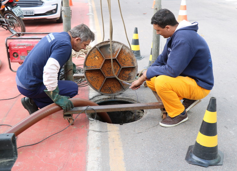 Galeria da Avenida Atlântica é preparada para a obra do Emissário