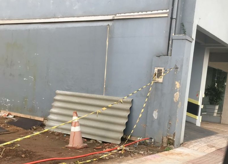 Emasa lacra ligação irregular de água em construção no Bairro Pioneiros