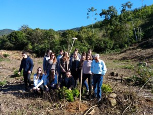 03-08-19- Plantio de Mudas