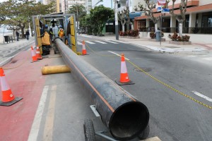 06-08-19- Obra Emissário - Av. Atlântica esq. Rua 2001