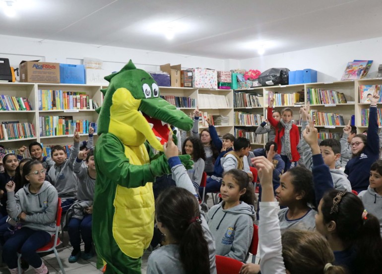 Alunos do CEM Dona Lili recebem o JACAMASA com entusiasmo