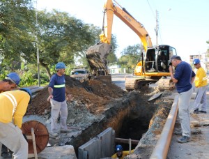 Obra interligação rede Rua Canelinha - Bairro dos Municípios
