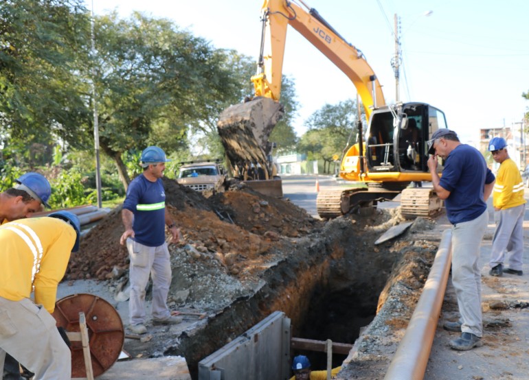 Interligação da rede coletora segue na Rua Canelinha