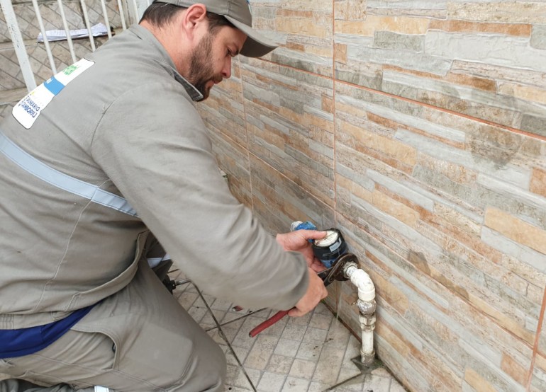 Programa Se Liga na Rede lacra ligações irregulares na Rua Peru