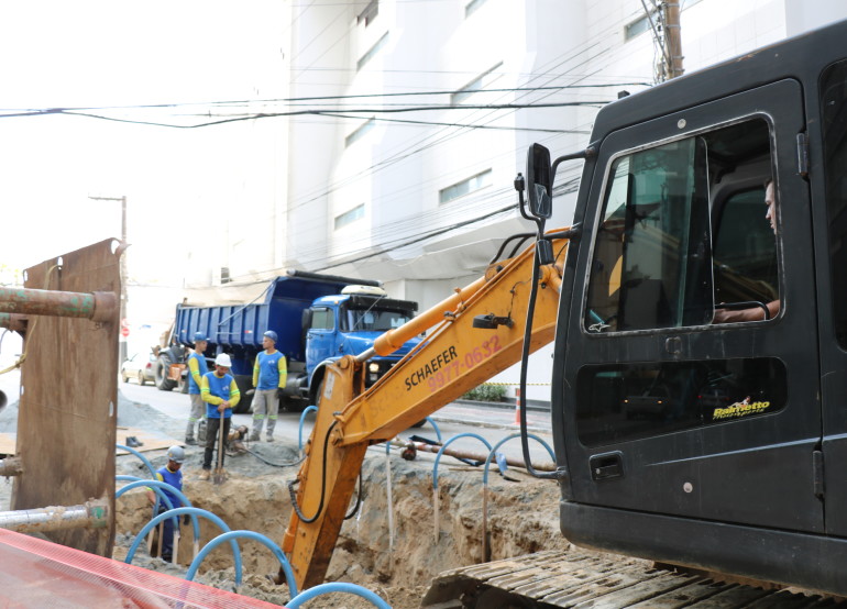 Obra do Emissário terá intervenções na Rua 3700 e Avenida Atlântica na Barra Sul neste sábado