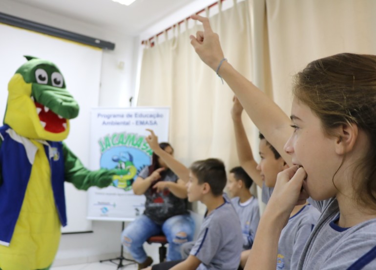 Equipe JACAMASA esteve no CEM Ariribá na penúltima visita as escolas da rede municipal