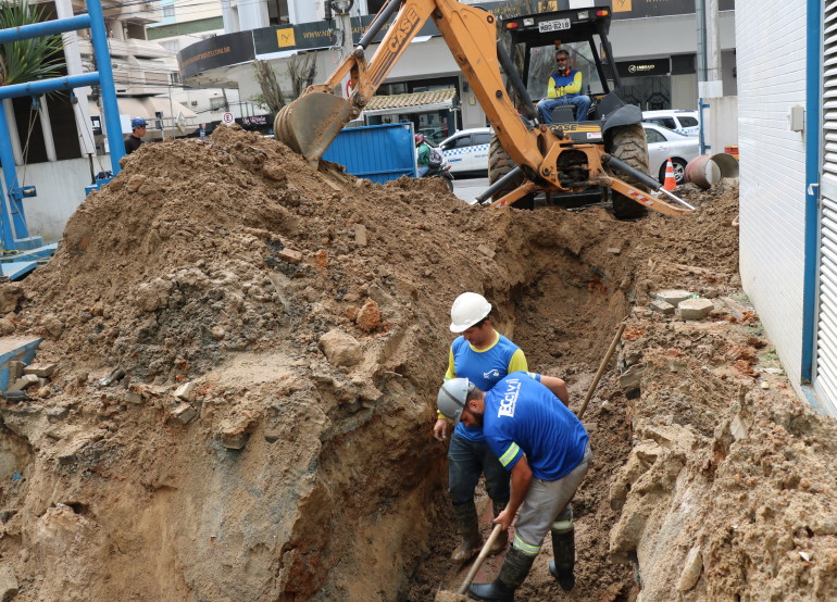 Emissário é interligado com a Estação Elevatória da Avenida Alvin Bauer