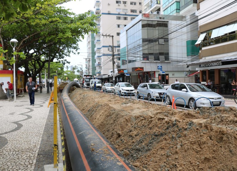 Interligação do Emissário na Alvin Bauer e Av. Atlântica terá desvio no trânsito nesta quarta